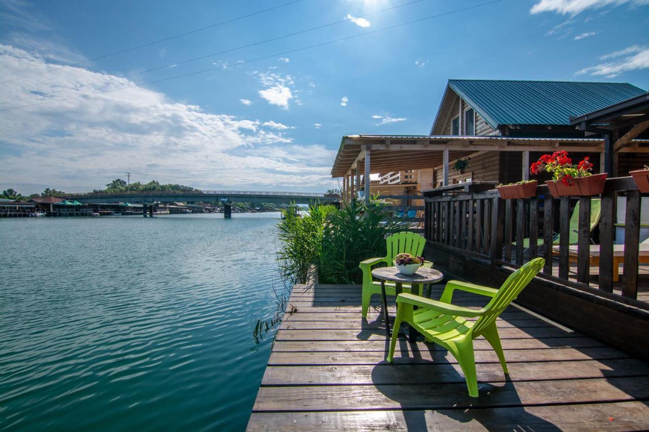 Hakuna Matata Apartments Улцинь Екстер'єр фото