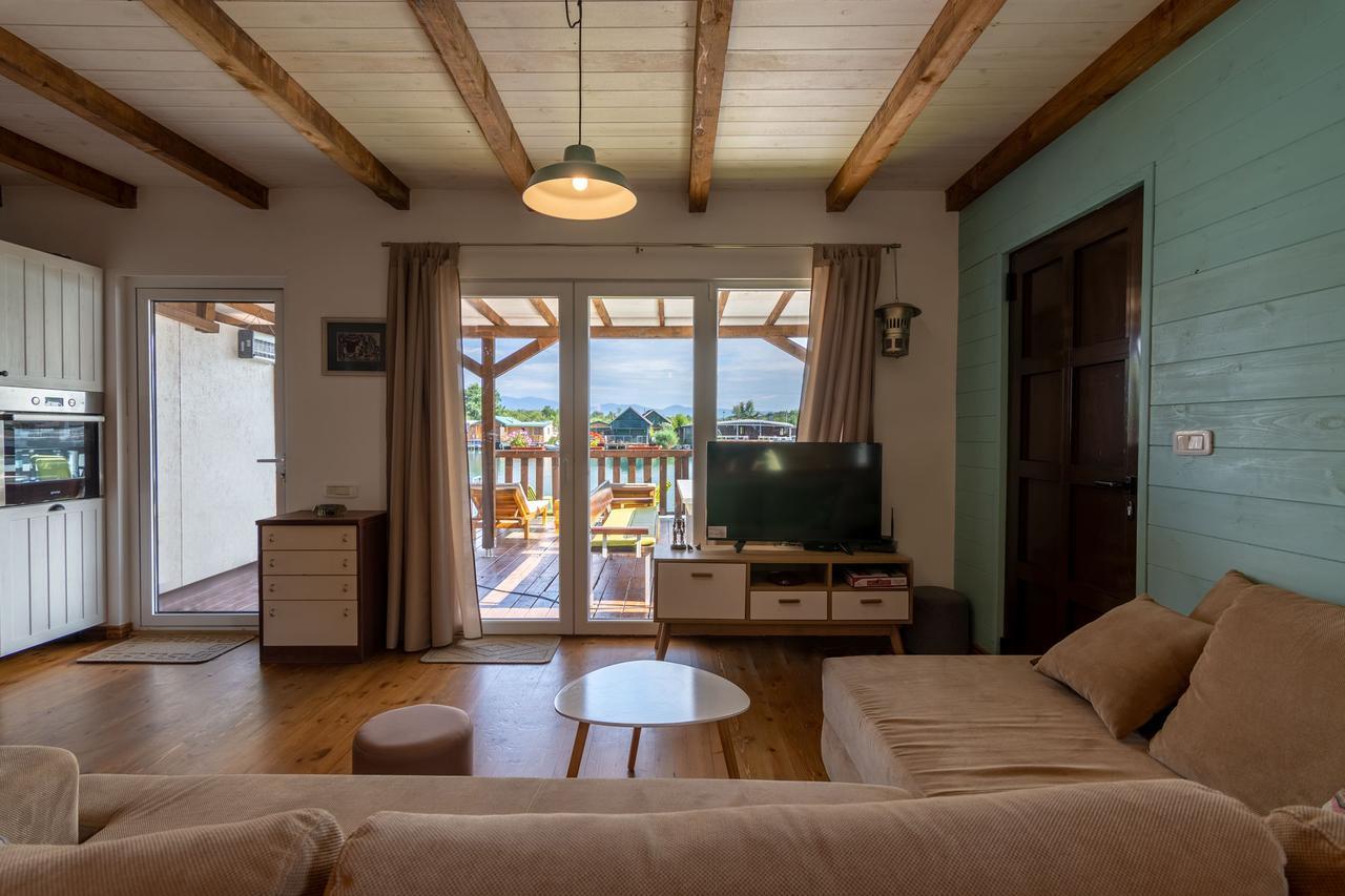 Hakuna Matata Apartments Улцинь Екстер'єр фото