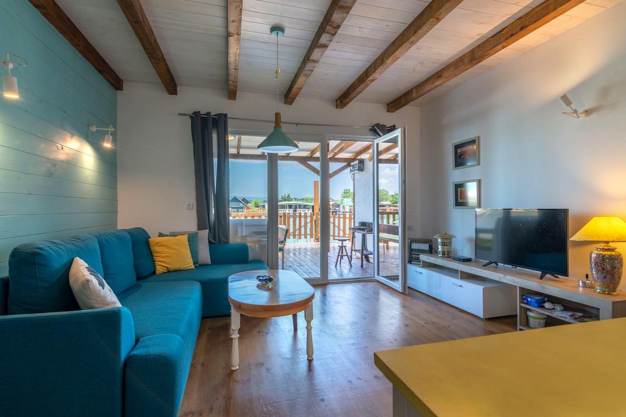 Hakuna Matata Apartments Улцинь Екстер'єр фото